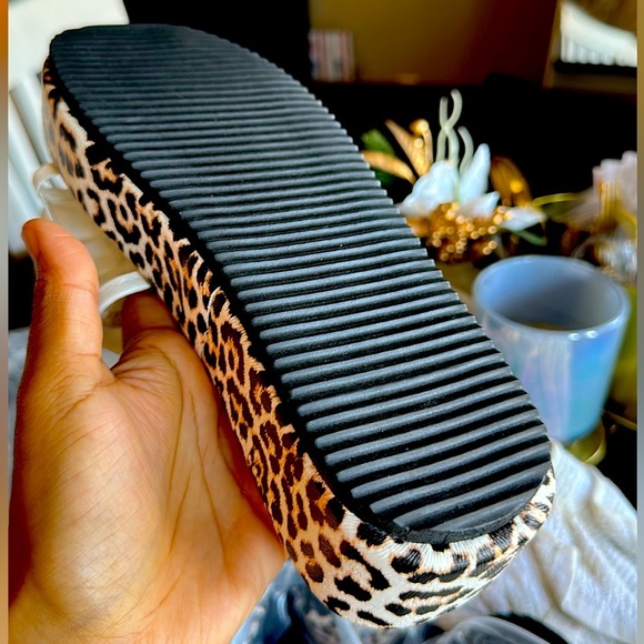 Leopard Print Bow Sandals - Picture 4 of 4